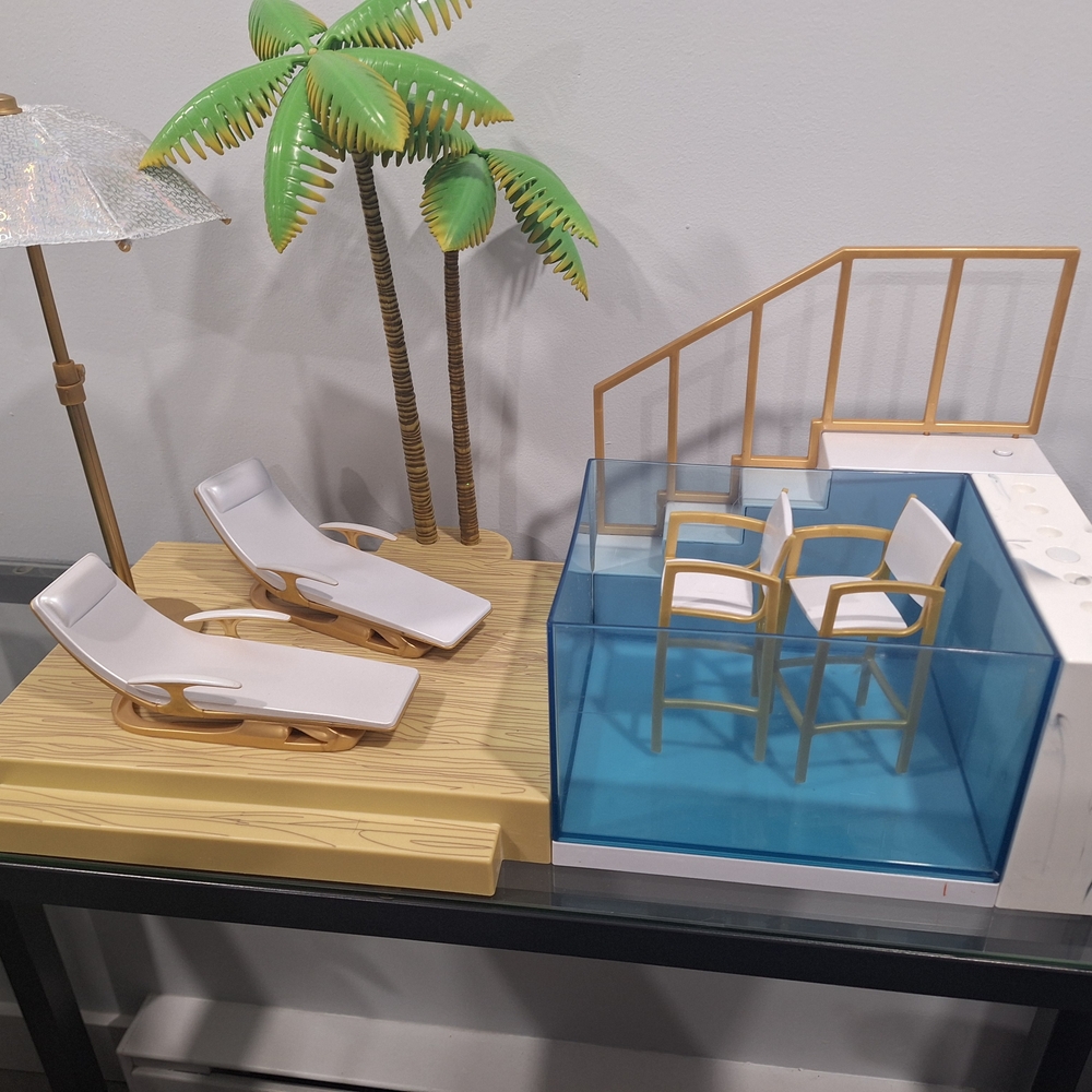 Miniature Poolside Lounge Set with Chairs / Barbie Doll Pool Party Set